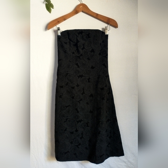 Willi Smith Black Velvet Rose Party Dress Size 8 - Picture 1 of 7